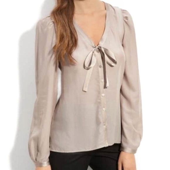 💓SOLD💓Halogen Bow Collar Silk Tie Blouse Nude Taupe Puff - Picture 3 of 13